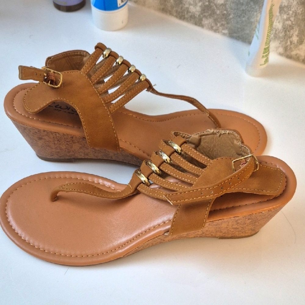 Women's Tan Wedge Sandals